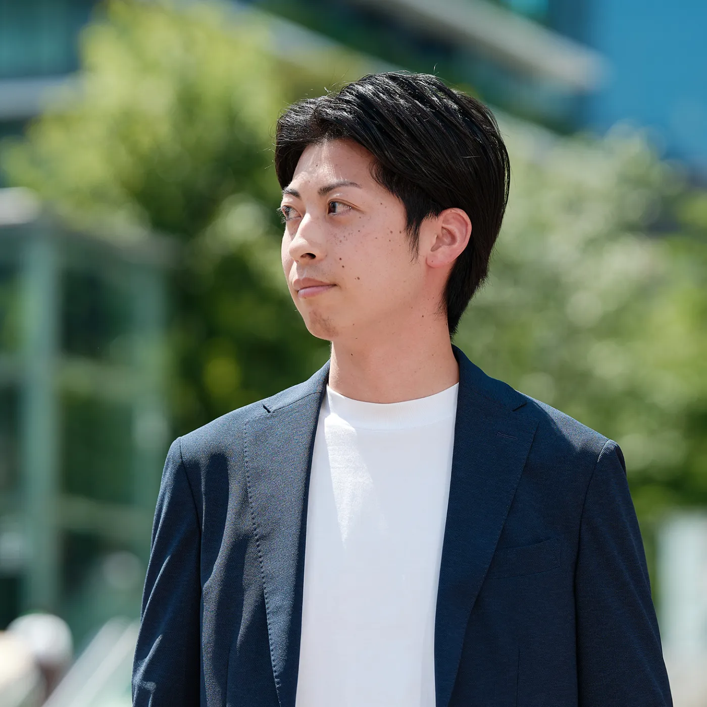 第三営業部 主任 杉野 亮介